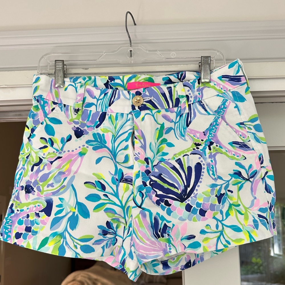 Lilly Pulitzer shorts excellent, like new condition size 6